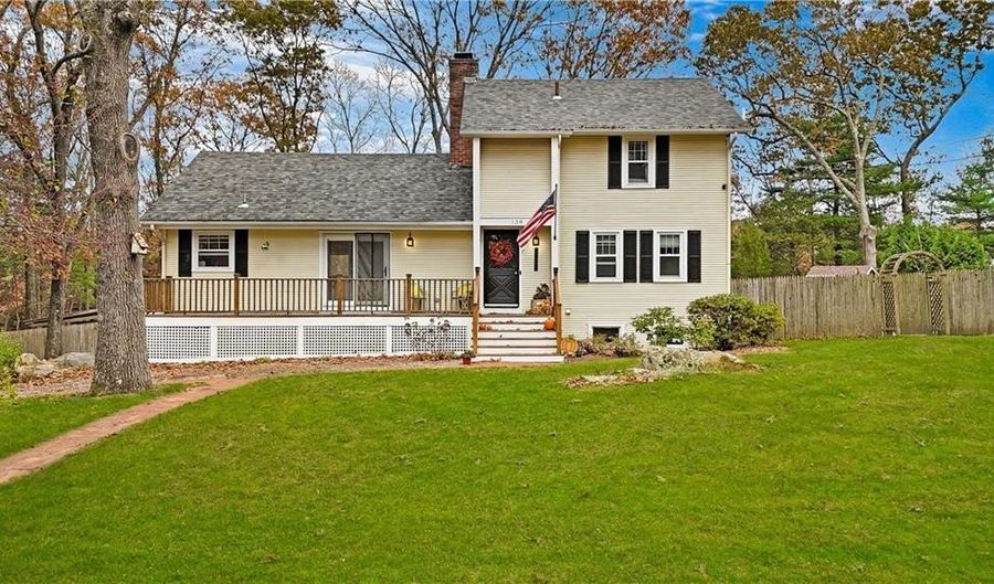 138 Spring Valley Dr, East Greenwich, RI 02818 - 3 Beds, 3 Bath