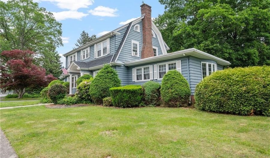 60 White Pkwy, North Smithfield, RI 02896 - 4 Beds, 2 Bath