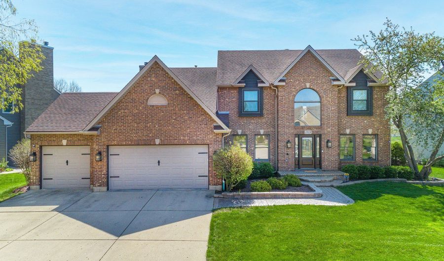 1713 Edgewood Dr, Algonquin, IL 60102 - 5 Beds, 3 Bath