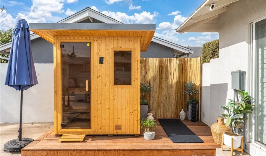 1550 W Palais Rd, Anaheim, CA 92802 - 3 Beds, 3 Bath