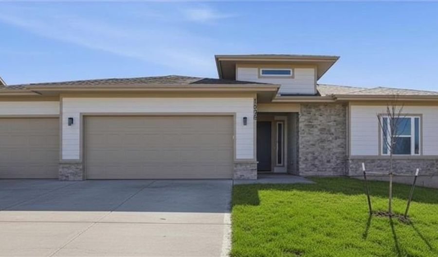 1599 Grayhawk Dr, Basehor, KS 66007 - 4 Beds, 4 Bath