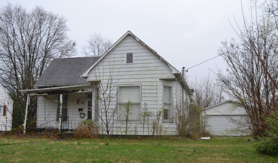 353 W Main St, Albion, IL 62806 - 2 Beds, 1 Bath