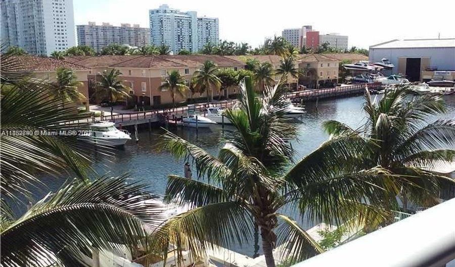 2950 NE 188th St 304, Aventura, FL 33180 - 2 Beds, 3 Bath