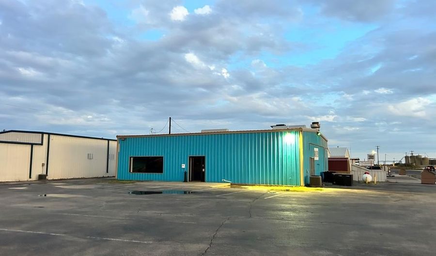 1613 W Broadway, Andrews, TX 79714 - 0 Beds, 0 Bath