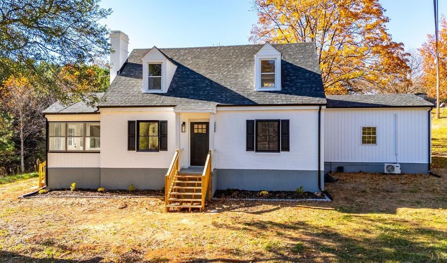 1612 S Amherst Hwy, Amherst, VA 24521 - 4 Beds, 3 Bath