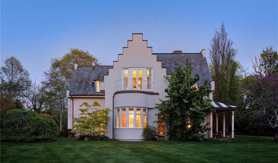 14 Leroy Ave, Newport, RI 02840 - 3 Beds, 4 Bath