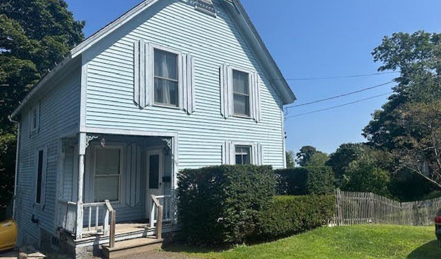 98 Bayview St, Belfast, ME 04915 - 3 Beds, 1 Bath