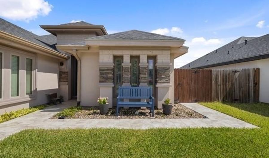 516 Hunter Dr, Alamo, TX 78516 - 3 Beds, 2 Bath