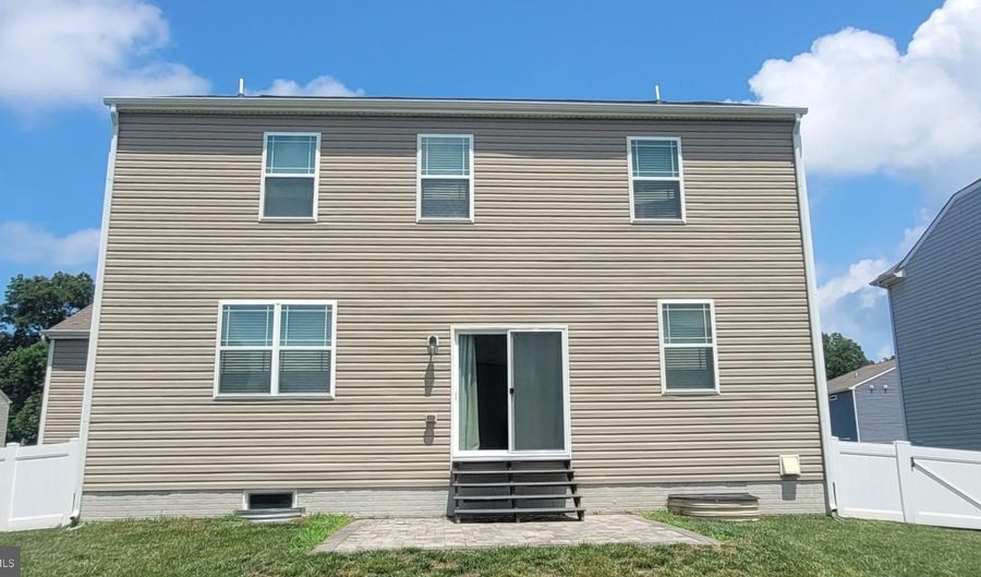 109 N MARSHVIEW Ter, Magnolia, DE 19962 - 5 Beds, 4 Bath