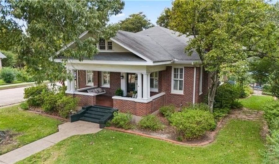 1924 ALBERT St, Alexandria, LA 71303 - 3 Beds, 2 Bath