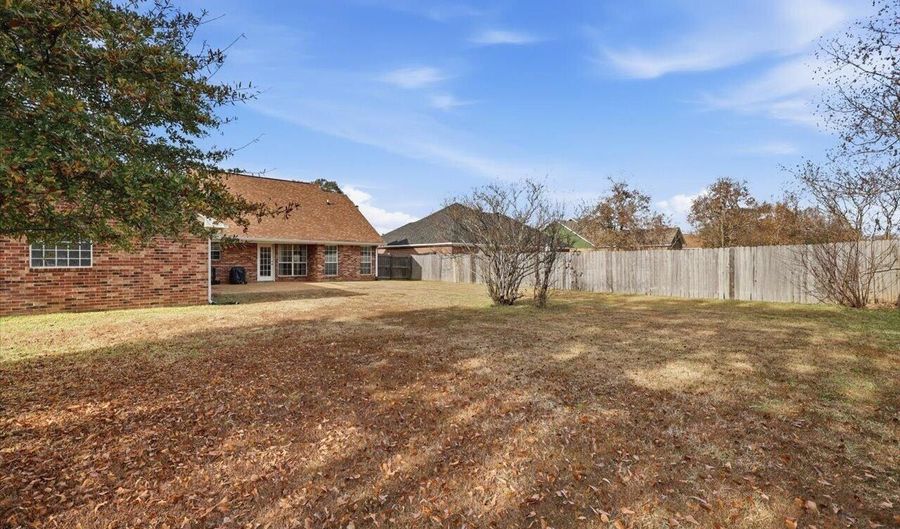 202 Cherry Bark Dr, Brandon, MS 39047 - 3 Beds, 2 Bath