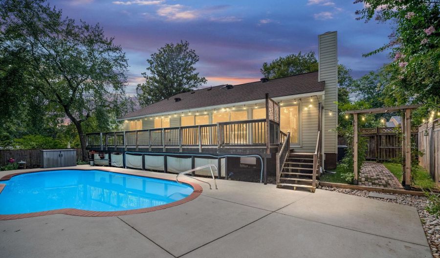 2401 WITTINGTON Blvd, Alexandria, VA 22308 - 4 Beds, 3 Bath