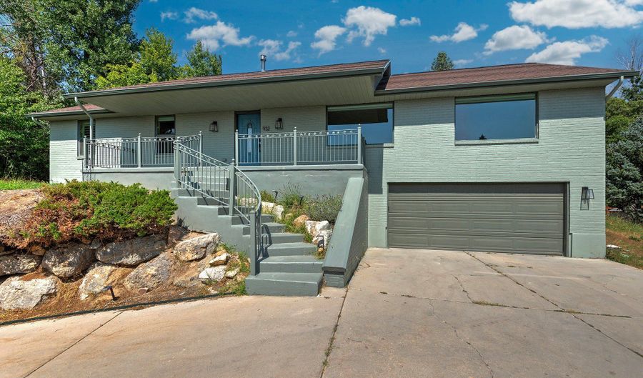932 N NORTHRIDGE E, Bountiful, UT 84010 - 4 Beds, 3 Bath
