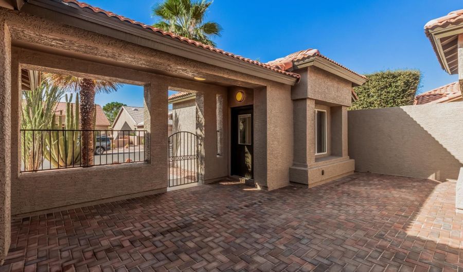 9310 E CRYSTAL Dr, Sun Lakes, AZ 85248 - 3 Beds, 3 Bath