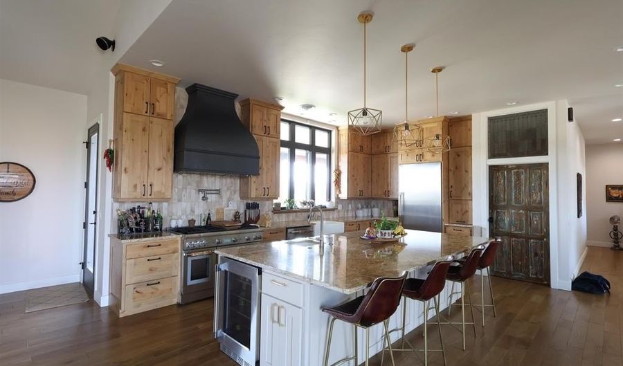 22 Doc Bar Dr, Cody, WY 82414 - 5 Beds, 4 Bath