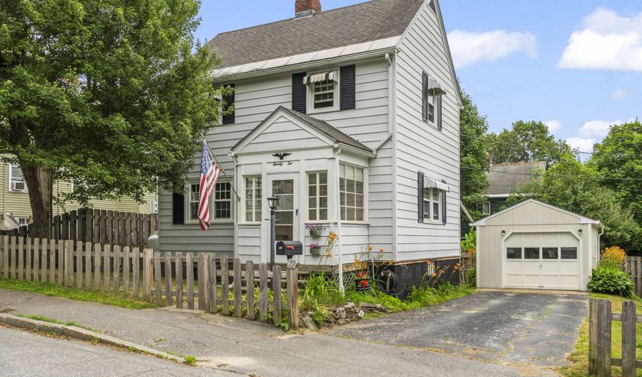 22 Cobb Rd, Bath, ME 04530 - 2 Beds, 1 Bath