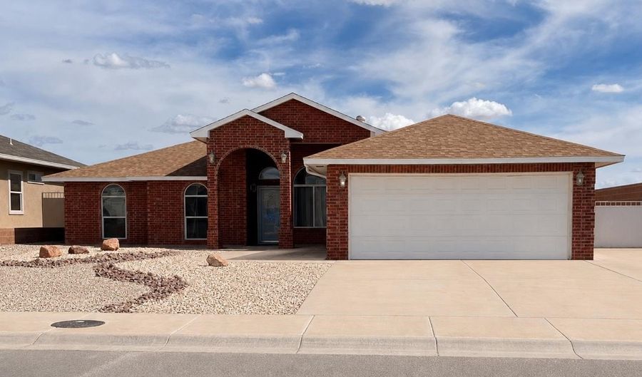 304 Bosque, Alamogordo, NM 88310 - 4 Beds, 4 Bath