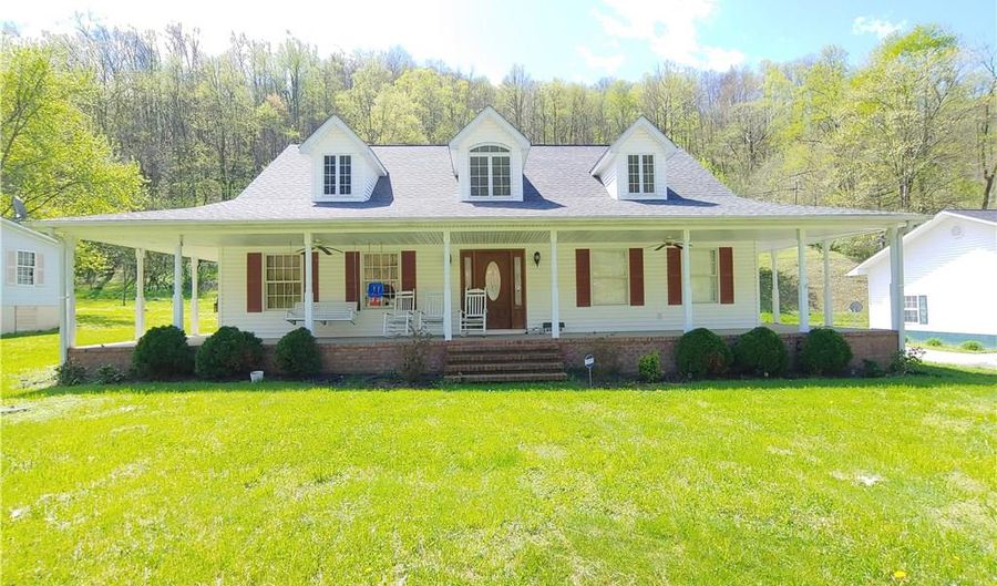 634 Godby Branch Rd, Chapmanville, WV 25508 - 3 Beds, 3 Bath