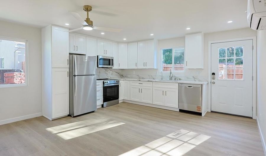 5740 Midwick St, San Diego, CA 92139 - 3 Beds, 3 Bath