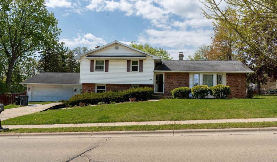 418 GREENE Ave, Allouez, WI 54301 - 3 Beds, 2 Bath