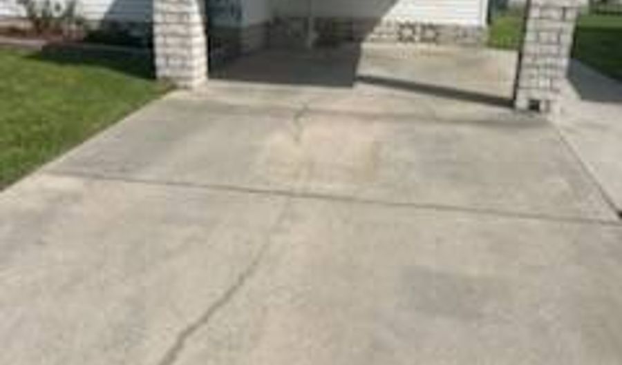 774 Royal Forest Dr, Auburndale, FL 33823 - 2 Beds, 2 Bath