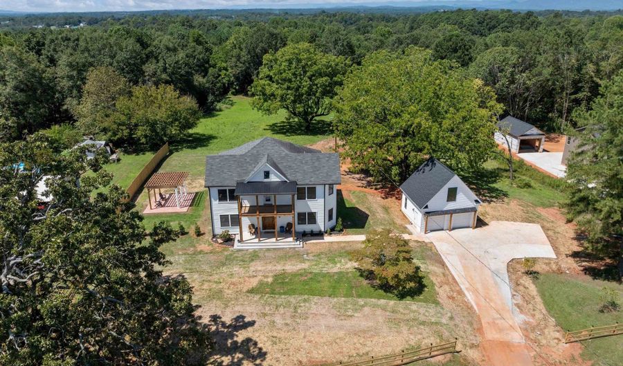 3651 Highway 357 Hwy, Inman, SC 29349 - 6 Beds, 4 Bath