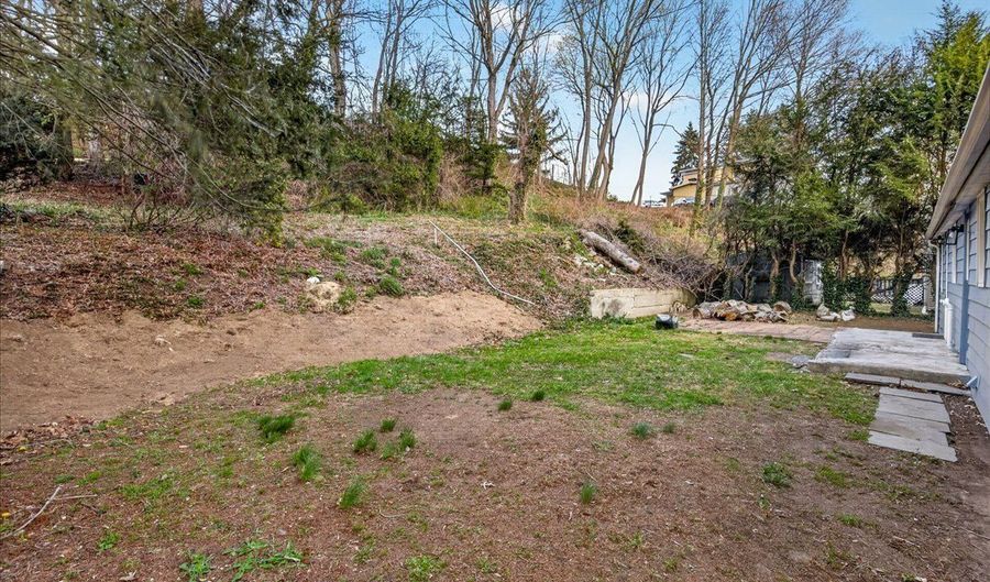 46 N Cliff St, Ansonia, CT 06401 - 4 Beds, 1 Bath