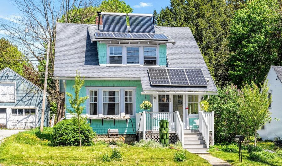 103 Green St, Augusta, ME 04330 - 3 Beds, 1 Bath