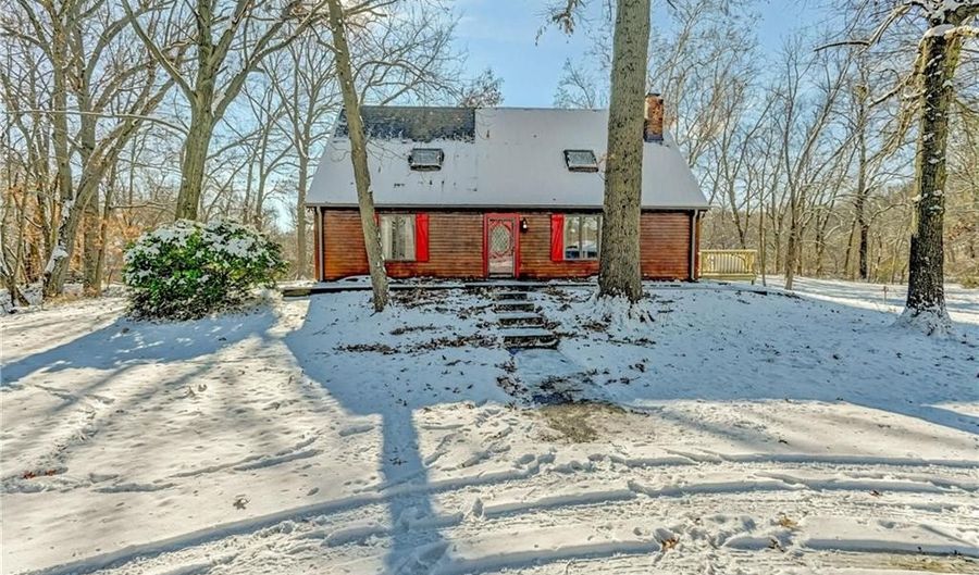 10 Bluebird Dr, Agency, MO 64401 - 3 Beds, 2 Bath