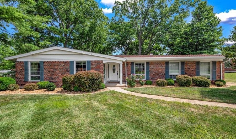 345 Norwood Cir, Ballwin, MO 63011 - 3 Beds, 2 Bath
