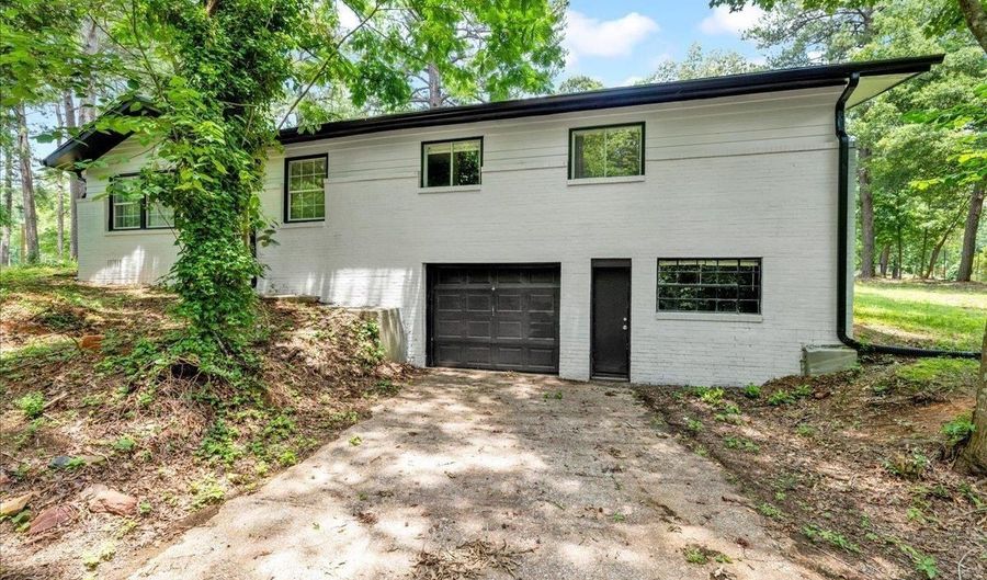 703 MIMOSA Dr, Adamsville, AL 35005 - 3 Beds, 2 Bath