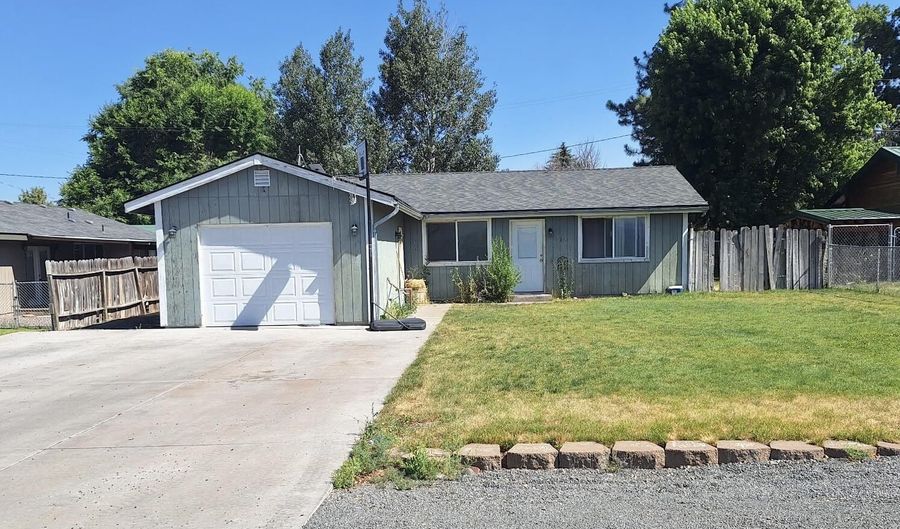 31643 Klamath St, Bonanza, OR 97623 - 3 Beds, 1 Bath