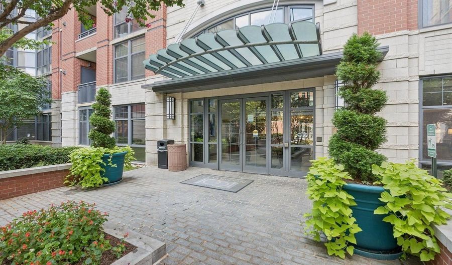 1021 N GARFIELD St #316, Arlington, VA 22201 - 2 Beds, 2 Bath