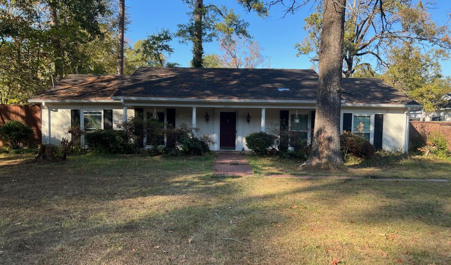 604 Bailey St, Forest, MS 39074 - 3 Beds, 4 Bath
