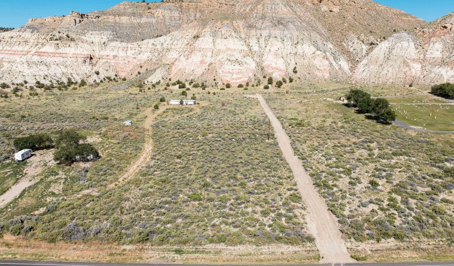 689 Utah 12, Cannonville, UT 84718 - 0 Beds, 0 Bath