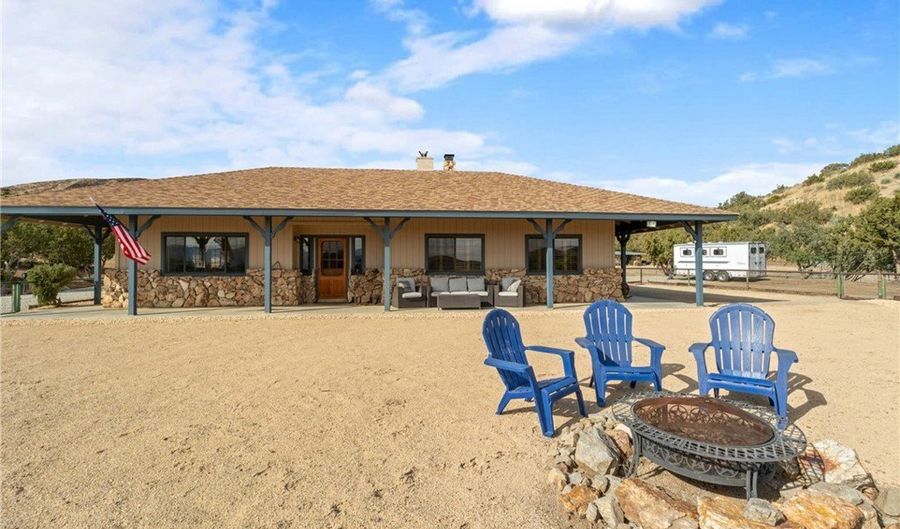 6535 Juniper Crest Rd, Agua Dulce, CA 91390 - 4 Beds, 3 Bath