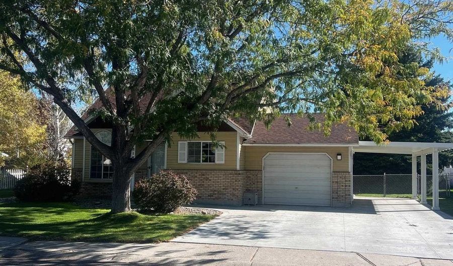 4818 Freedom Ave, Chubbuck, ID 83202 - 3 Beds, 2 Bath