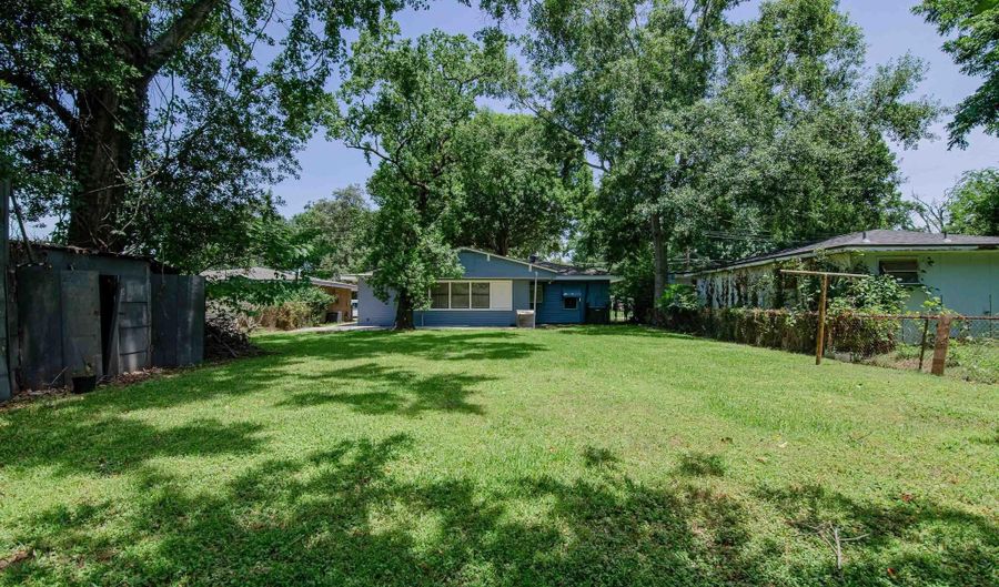 1245 Aster St, Baton Rouge, LA 70802 - 3 Beds, 1 Bath