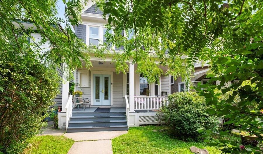 657 Morris St, Albany, NY 12208 - 4 Beds, 3 Bath