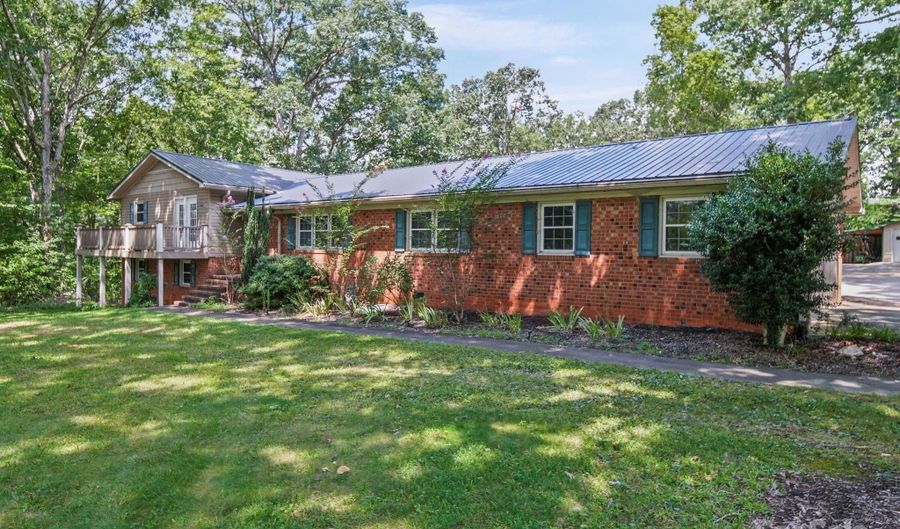 5054 Red Fox Trl, Asheboro, NC 27205 - 3 Beds, 5 Bath