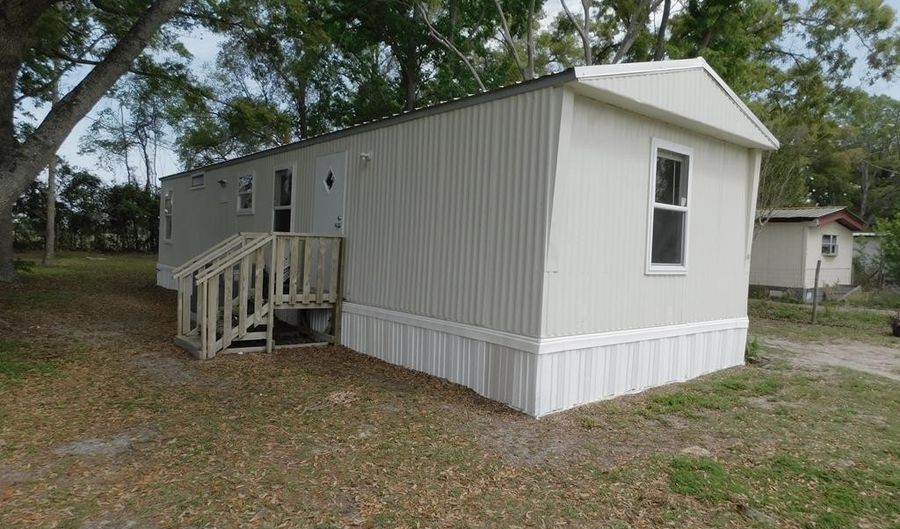 106 13th Ave, Chiefland, FL 32626 - 2 Beds, 1 Bath