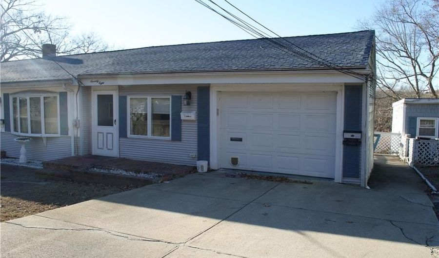 78 Edgewater Dr, Blackstone, MA 01504 - 1 Beds, 1 Bath