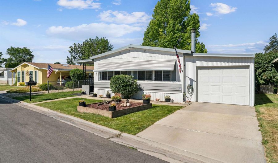 140 N Rainbow Dr, Boise, ID 83713 - 2 Beds, 2 Bath