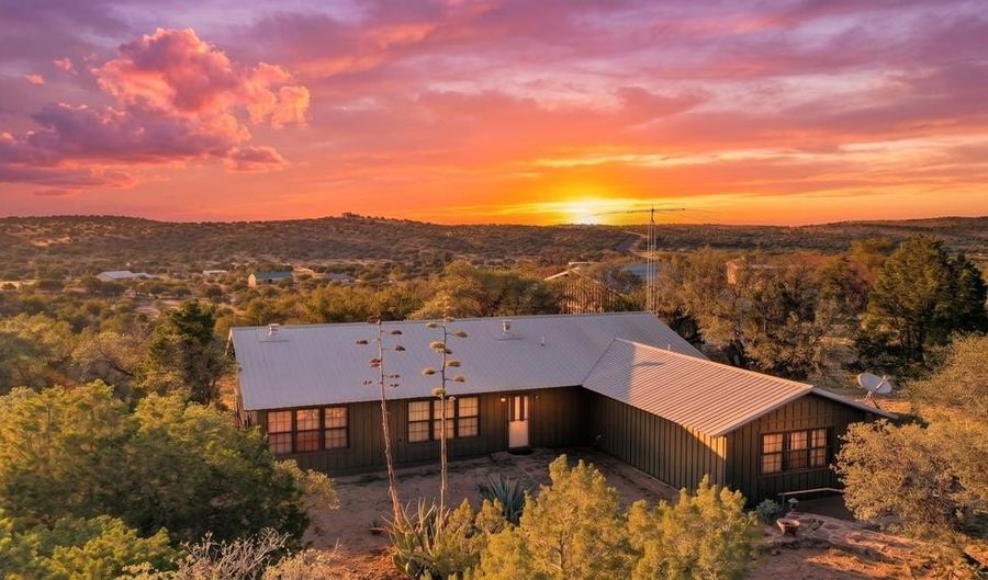 111 Juniper, Alpine, TX 79830 - 3 Beds, 2 Bath