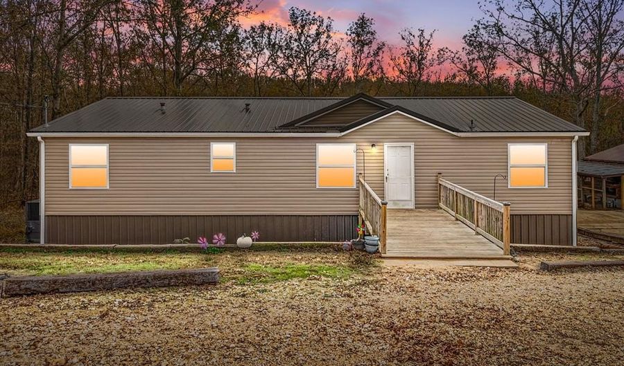 197 Old Homestead Rd, Big Sandy, TN 38221 - 3 Beds, 2 Bath