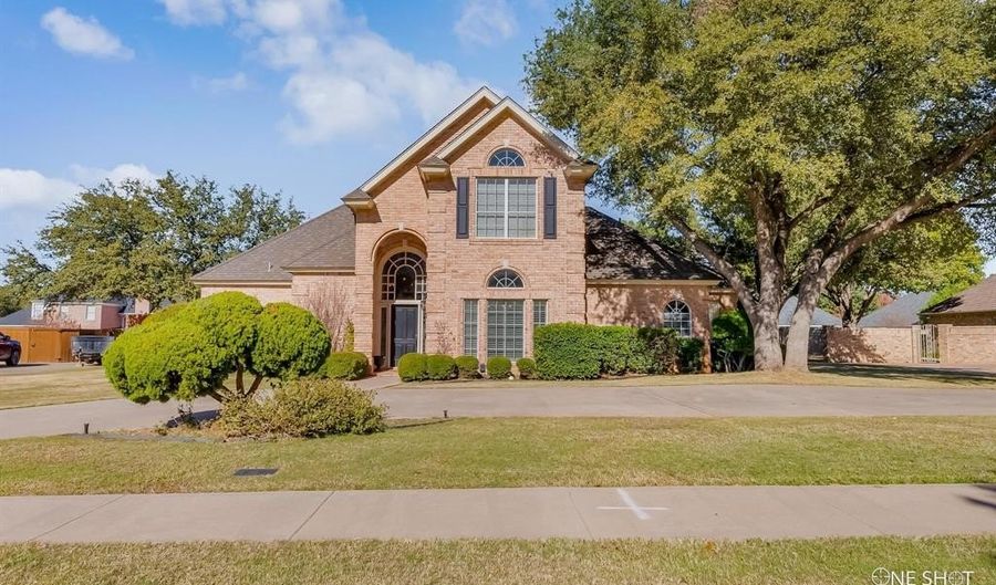 2434 Whispering Oaks Ct, Abilene, TX 79606 - 4 Beds, 3 Bath