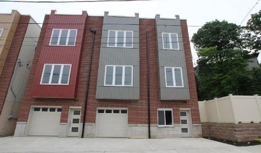 3811 LAURISTON St, Philadelphia, PA 19128 - 3 Beds, 3 Bath