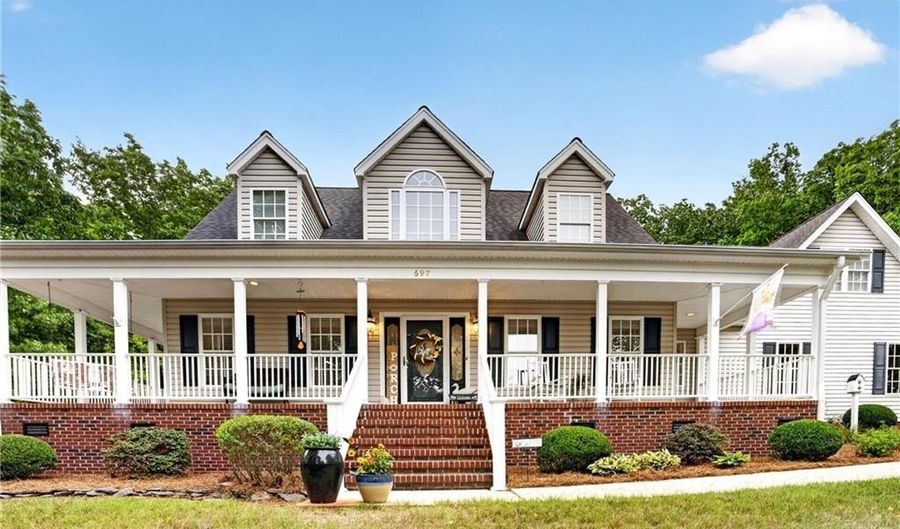 697 Graceland Dr, Asheboro, NC 27205 - 3 Beds, 3 Bath
