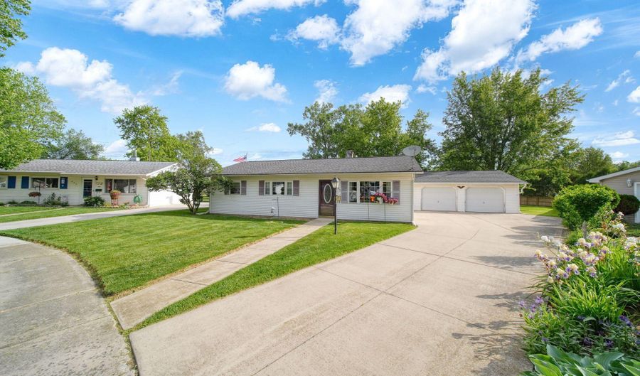 445 March Dr, Adrian, MI 49221 - 3 Beds, 1 Bath