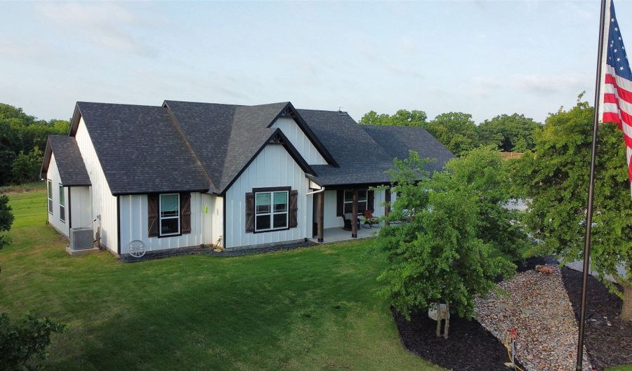 165 Rolling Bend Rd, Alvord, TX 76225 - 4 Beds, 3 Bath